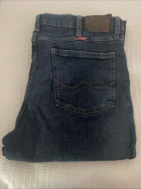 Wrangler Straight Fit Men's Jeans in Dark Indigo